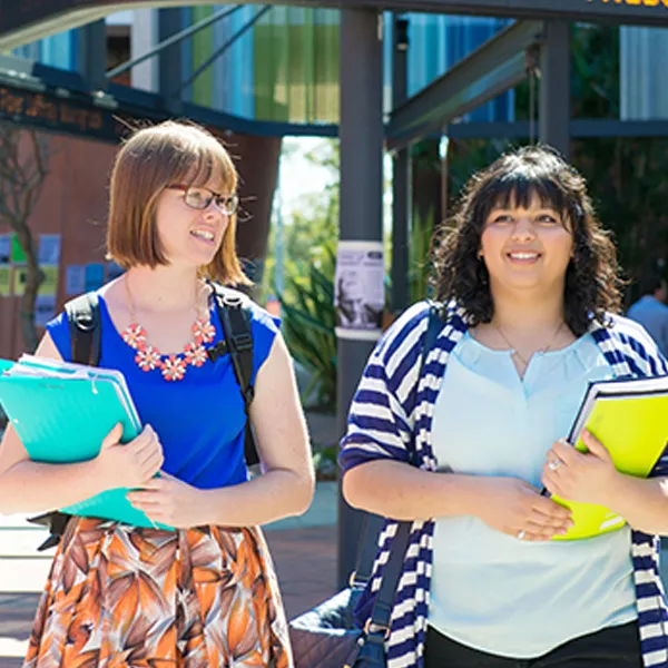 English students studying in Australia